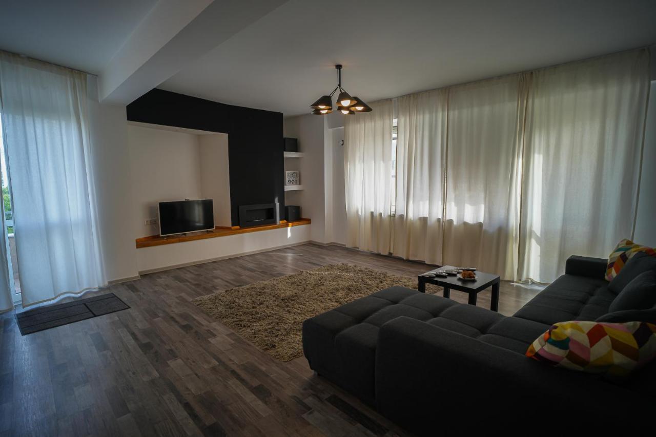 Penthouse With Huge Rooftop & Amazing City View Bucharest Exterior photo